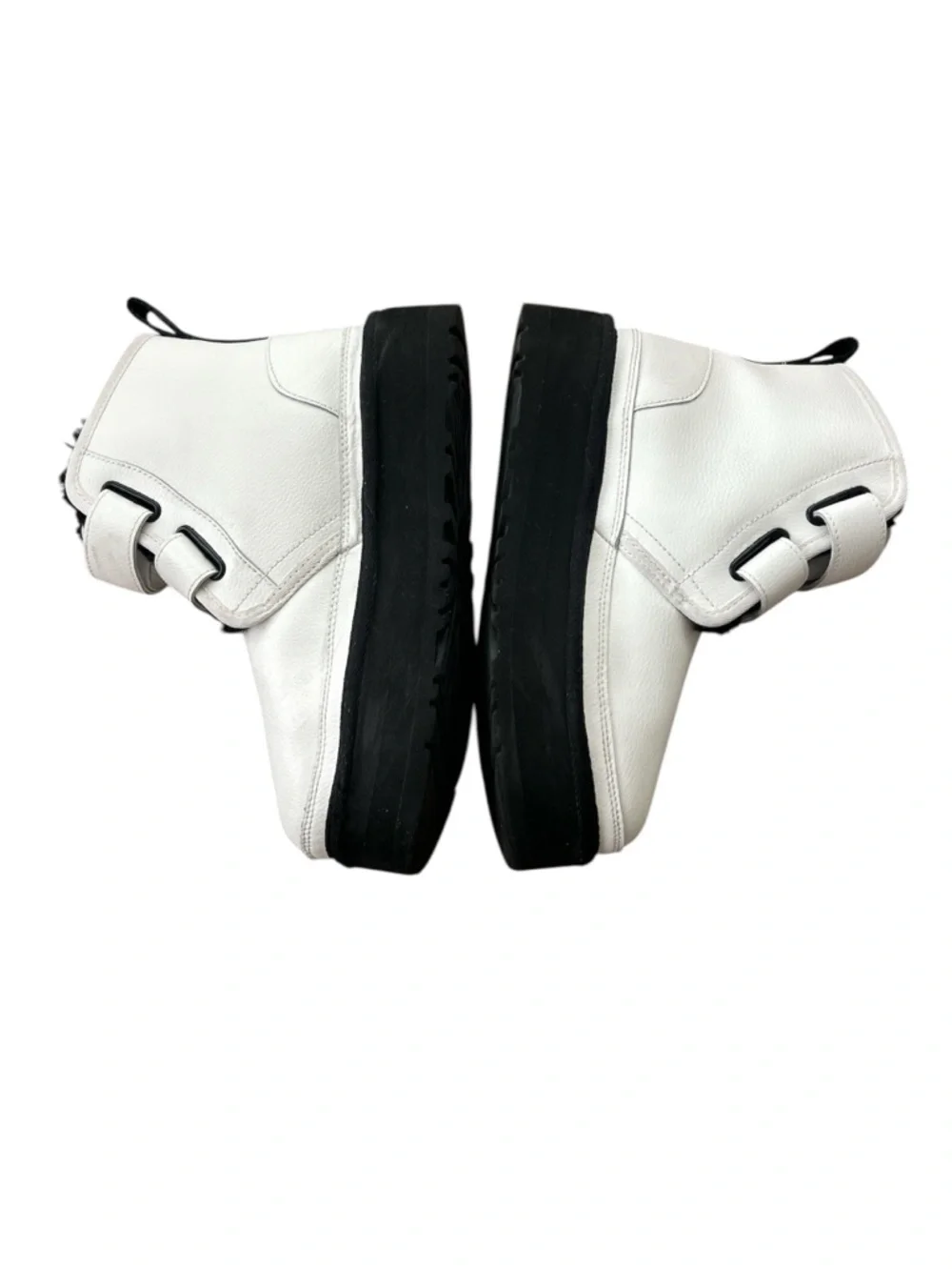 UGG Ankle Boots size 4 white - Picture 2 of 8